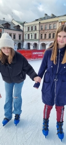 Licealiści na lodowisku w Zamościu