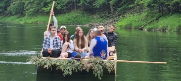 Wycieczka uczniów liceum i klas ósmych szkoły podstawowej w Pieniny