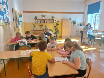 Stacje zadaniowe do lektury „Kajko i Kokosz. Szkoła latania”