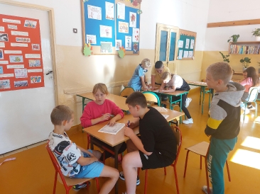 Stacje zadaniowe do lektury „Kajko i Kokosz. Szkoła latania”